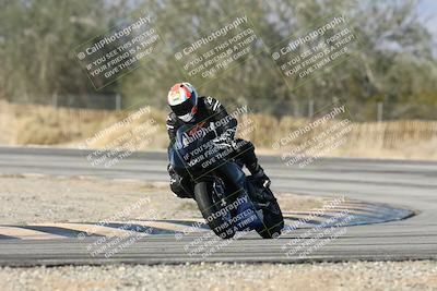 media/Dec-01-2025-Moto Forza (Mon) [[2daa91e15f]]/3-Beginner Group/Session 3 (Turn 3)/